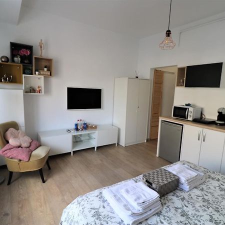 Lovely City Center Apartment - Free Minibar 부쿠레슈티 외부 사진